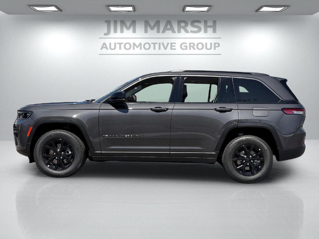 New 2026 Jeep Grand Cherokee Altitude RWD image 3