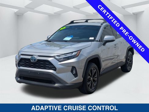 Used 2022 Toyota RAV4 XLE Premium AWD/4WD image 8