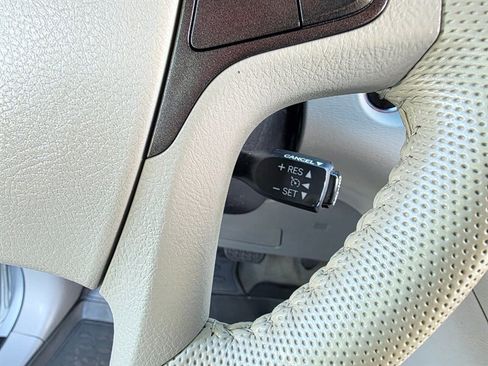 Used 2014 Toyota Sienna XLE image 41