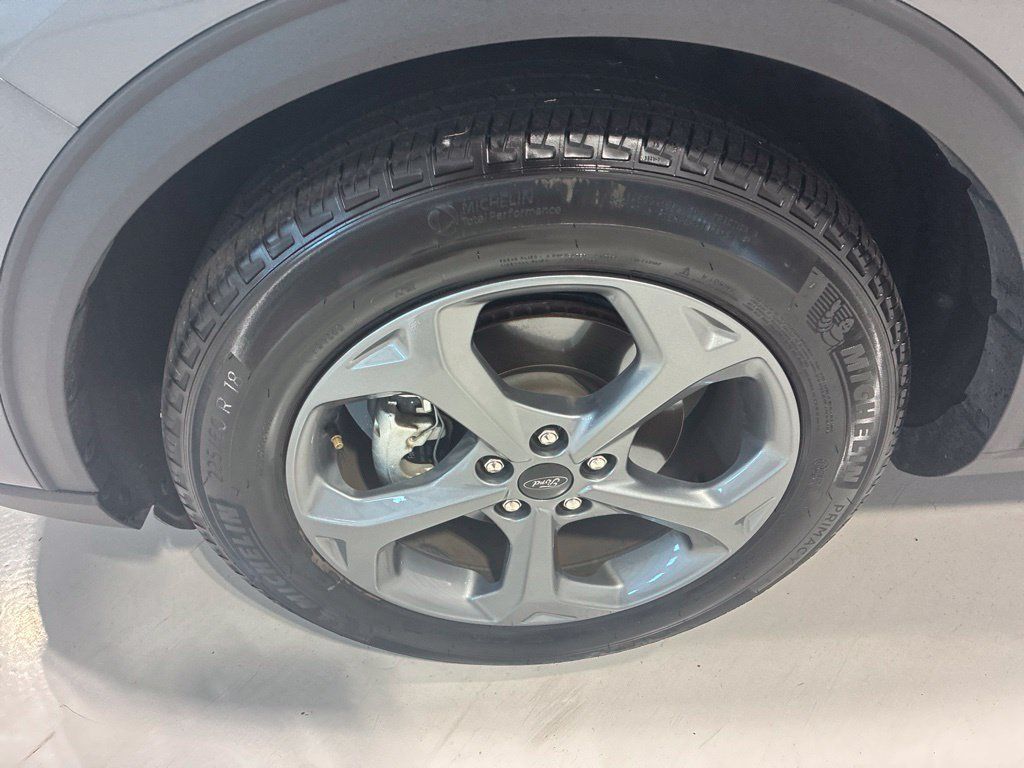 Used 2025 Ford Escape ST-Line FWD image 10