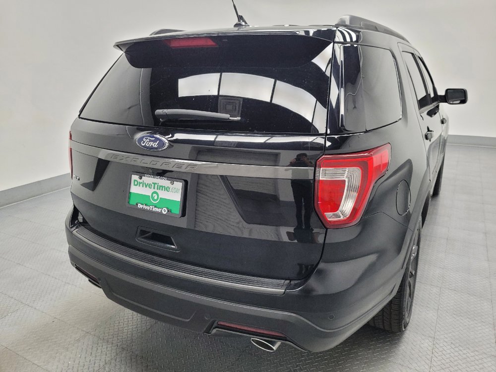 Used 2018 Ford Explorer XLT w/ Equipment Group 202A FWD image 7
