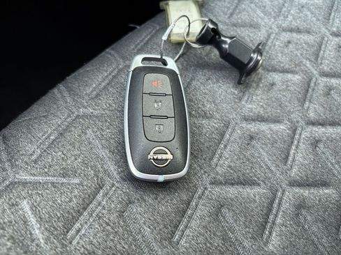 Used 2025 Nissan Kicks SV image 18