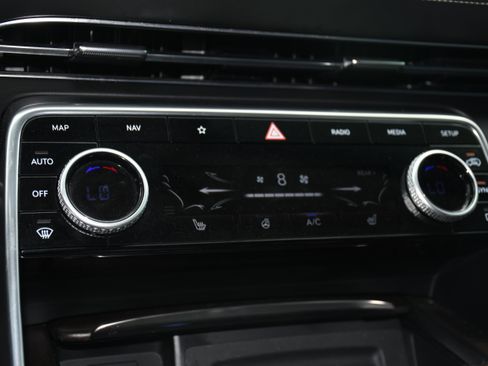 Used 2024 Genesis GV80 2.5T AWD/4WD image 15