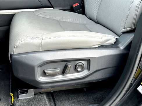 Used 2025 Toyota Tundra Limited image 12