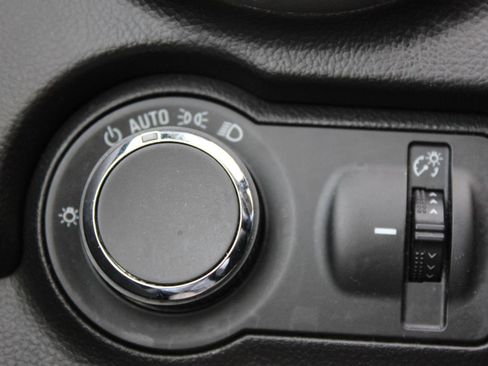 Used 2015 Chevrolet Trax LT w/ LT Sun and Sound Package image 23