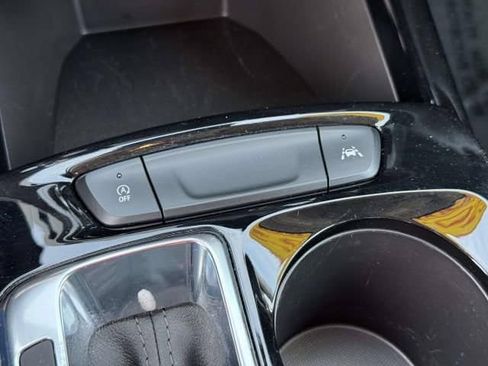 Used 2025 Chevrolet Trax LT FWD image 26