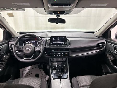 Used 2024 Nissan Rogue SV AWD/4WD image 18