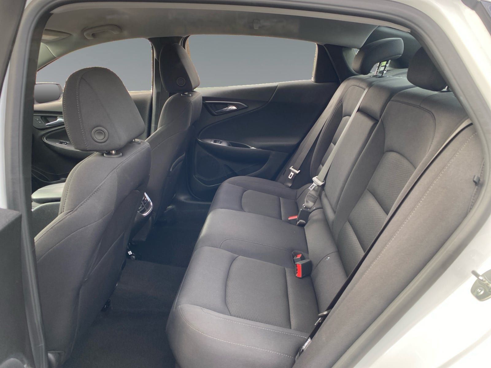 Used 2025 Chevrolet Malibu LT FWD image 13