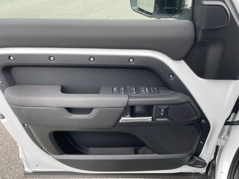 New 2026 Land Rover Defender 110 X-Dynamic SE AWD/4WD image 12