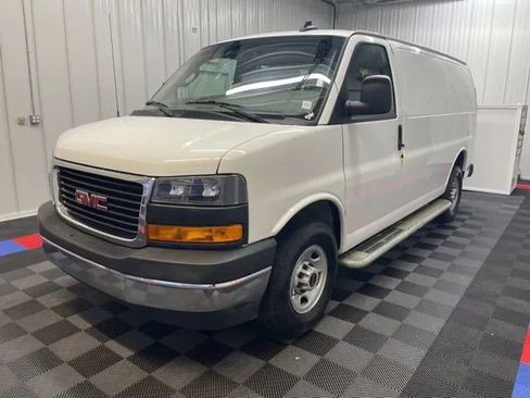 Used 2024 GMC Savana 2500 w/ Driver Convenience Package image 6