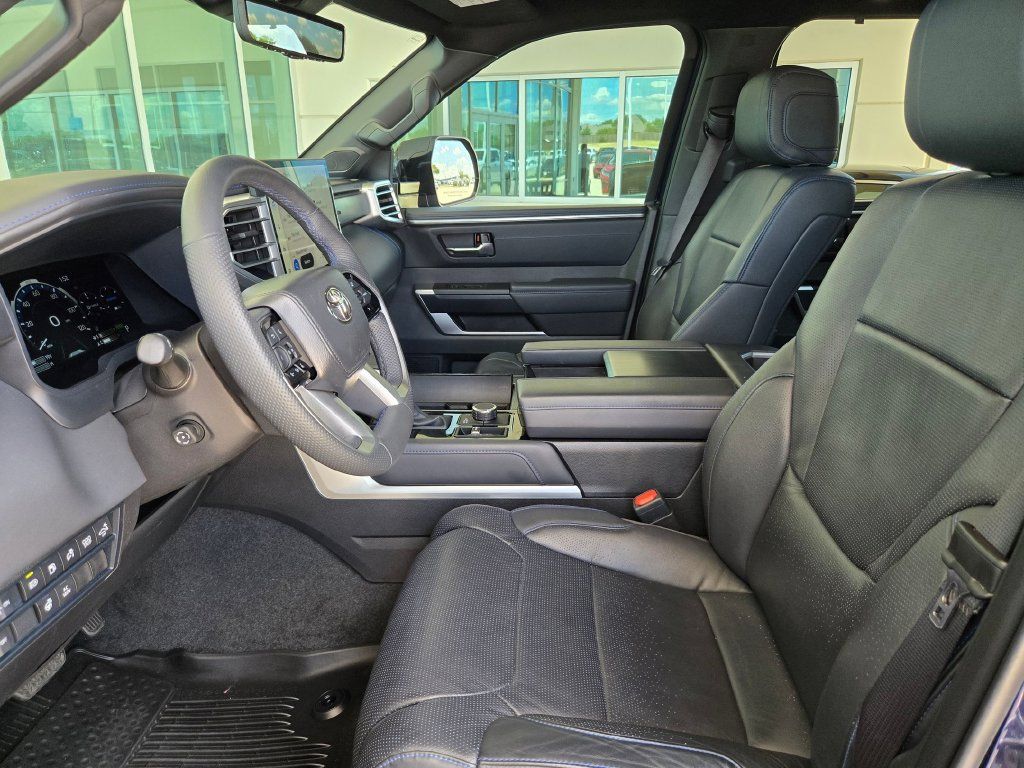 Used 2025 Toyota Sequoia Platinum AWD/4WD image 9