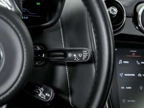 Used 2021 McLaren GT image 31