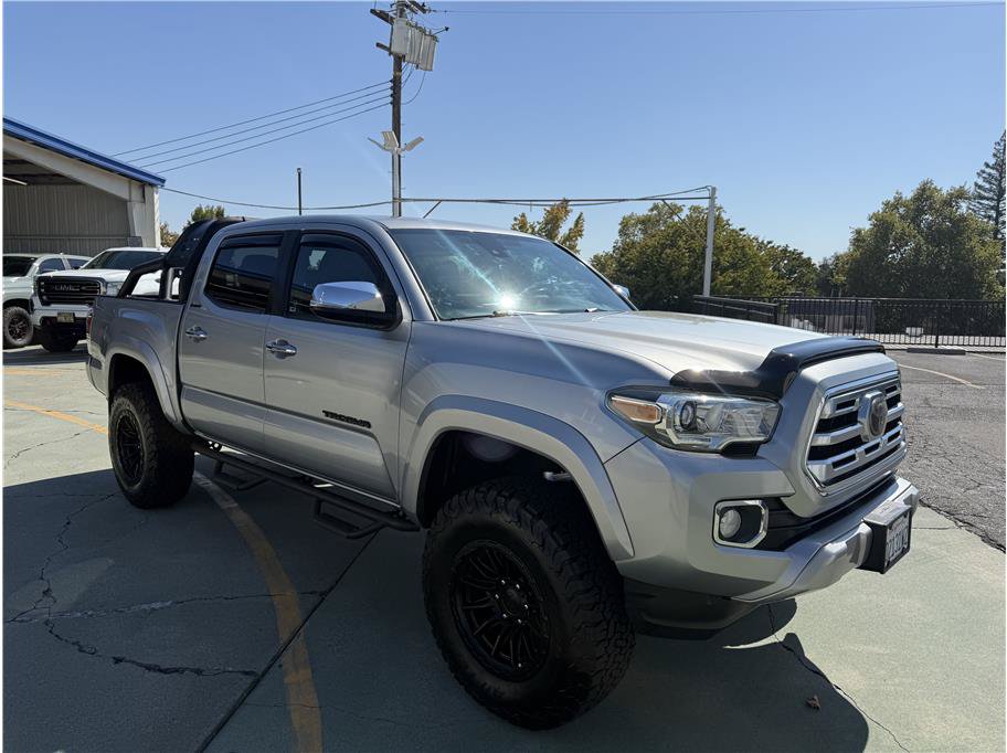Used 2019 Toyota Tacoma Limited AWD/4WD image 4