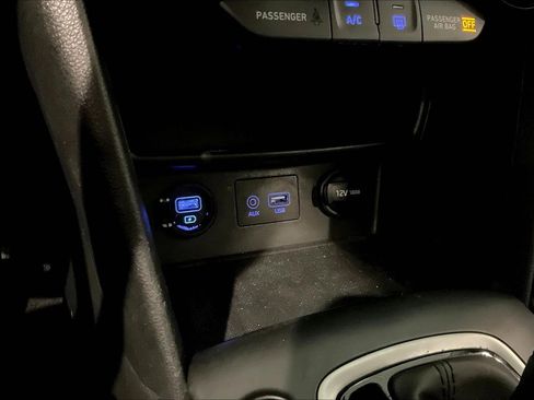 Used 2021 Hyundai Kona SE FWD image 15