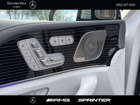 Used 2023 Mercedes-Benz Maybach GLS 600 4MATIC image 15