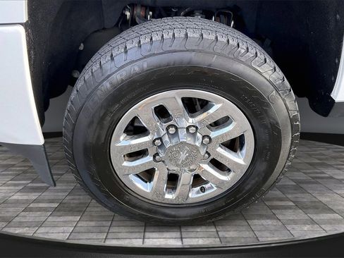 Used 2019 Chevrolet Silverado 3500 High Country w/ Duramax Plus Package image 9