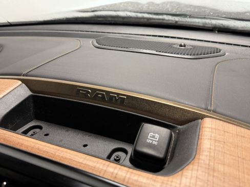 Used 2022 RAM 1500 Limited w/ Bed Utility Group image 10