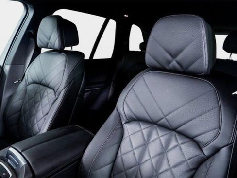 Used 2024 BMW X5 M60i w/ Climate Comfort Package image 3