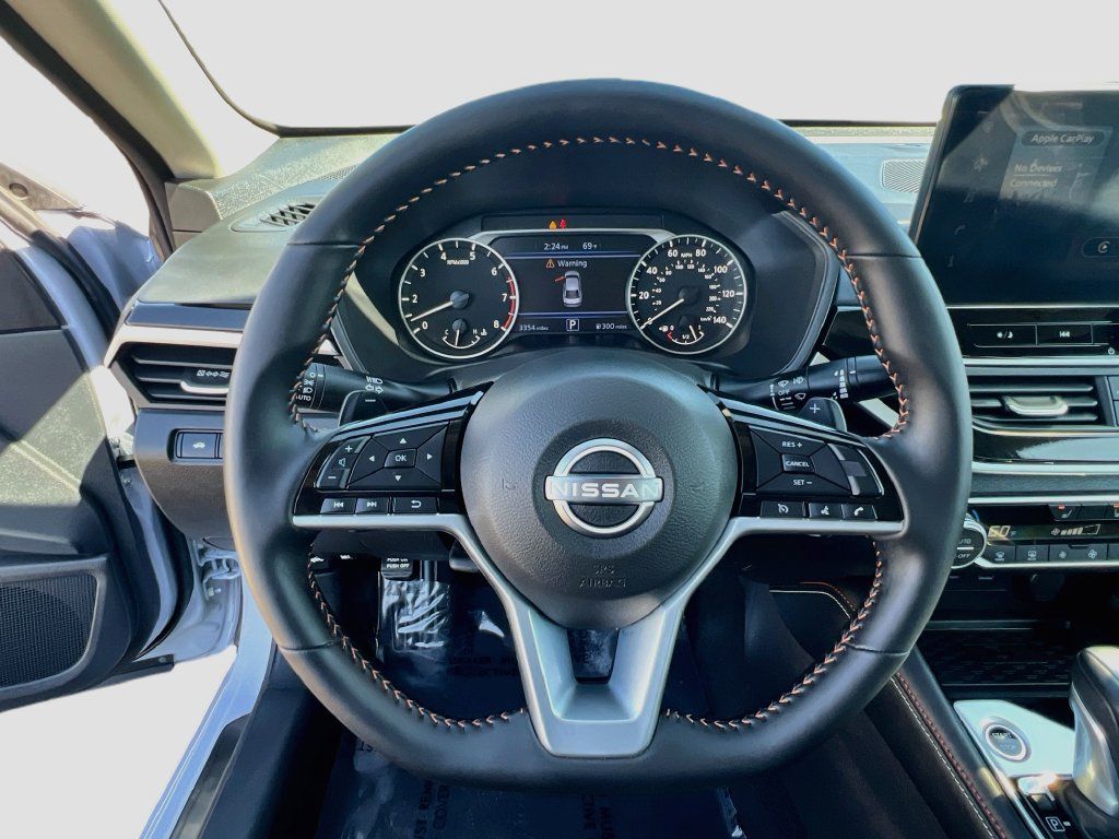 Used 2025 Nissan Altima 2.5 SR w/ SR Premium Package FWD image 11