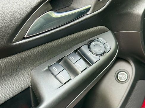 Used 2024 Buick Envista Sport Touring FWD image 17