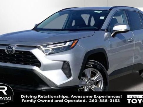 Used 2025 Toyota RAV4 XLE image 9