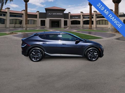 Used 2025 Kia EV6 Light w/ Light LR Technology Package RWD image 9