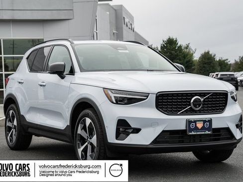 Used 2026 Volvo XC40 B5 Plus w/ Protection Package Premier AWD/4WD image 1