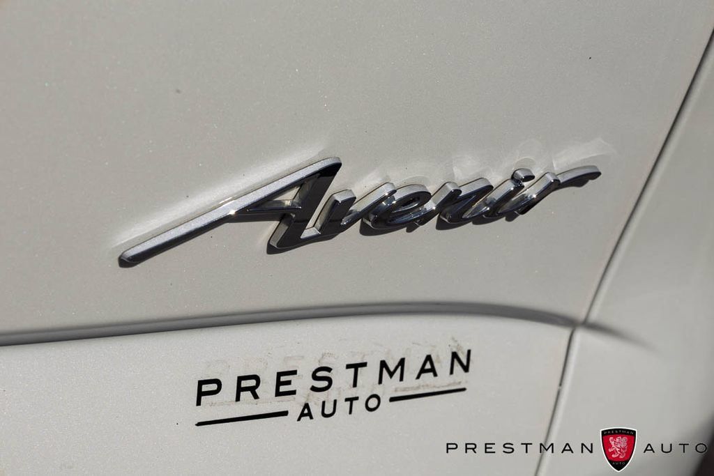 Used 2023 Buick Enclave Avenir w/ Avenir Technology Package AWD/4WD image 46