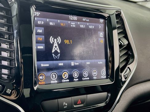 Used 2019 Jeep Cherokee Limited AWD/4WD image 15