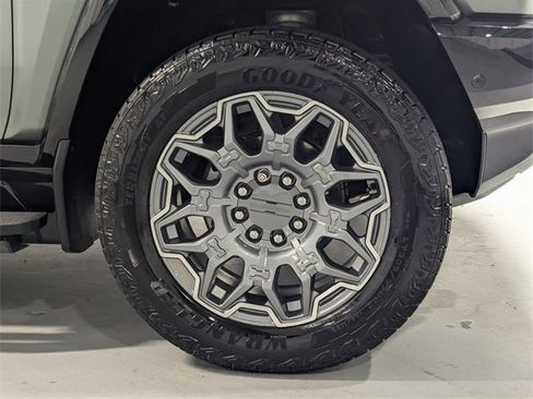 Used 2024 GMC Hummer EV 3X image 30