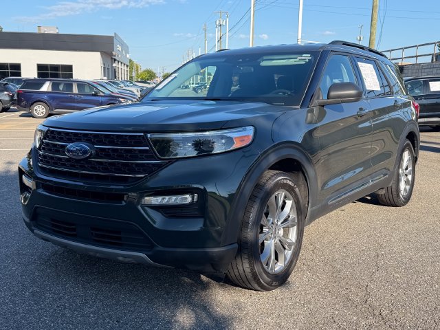 Used 2024 Ford Explorer XLT w/ Equipment Group 202A RWD image 9