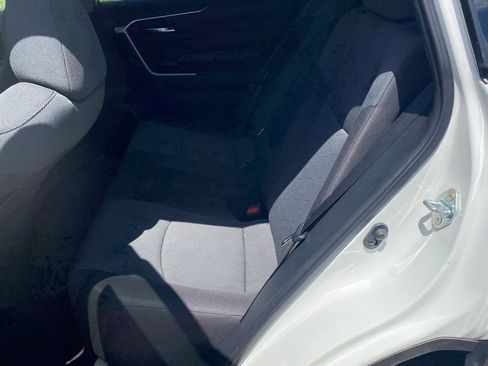 Used 2022 Toyota RAV4 XLE FWD image 8