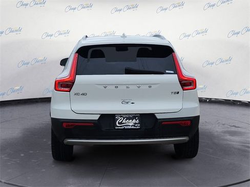 Used 2019 Volvo XC40 T5 Momentum image 4