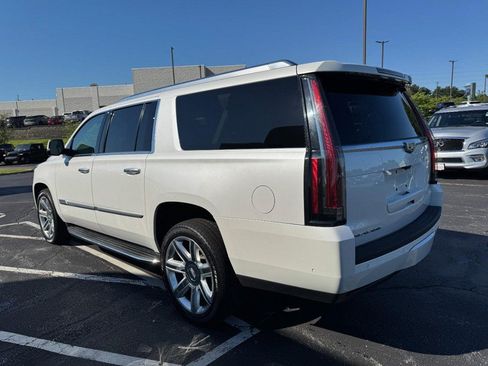 Used 2019 Cadillac Escalade ESV Luxury AWD/4WD image 5