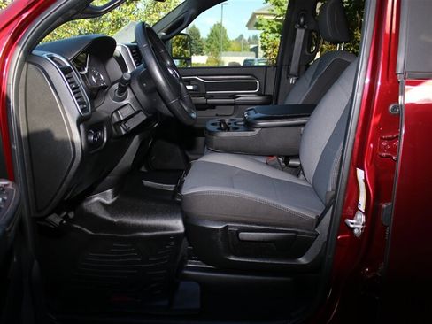 Used 2024 RAM 2500 Big Horn AWD/4WD image 34