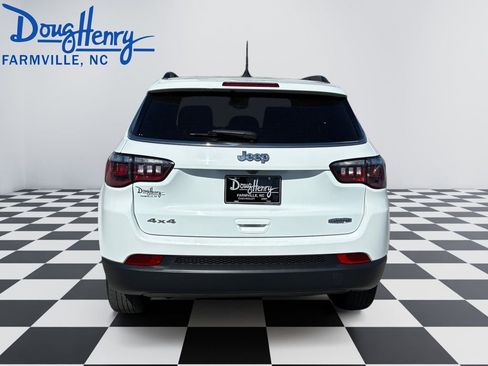 Used 2024 Jeep Compass Latitude AWD/4WD image 4