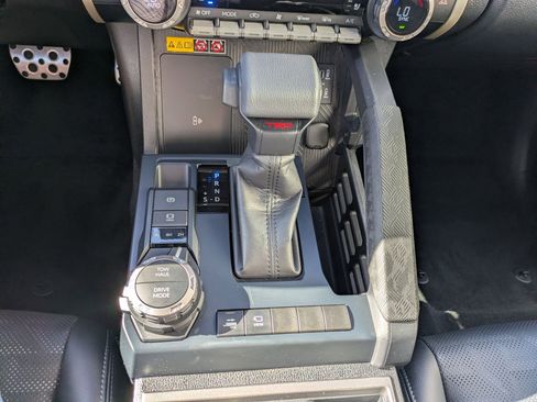 Used 2024 Toyota Tacoma TRD Sport w/ TRD Sport Premium Package AWD/4WD image 29