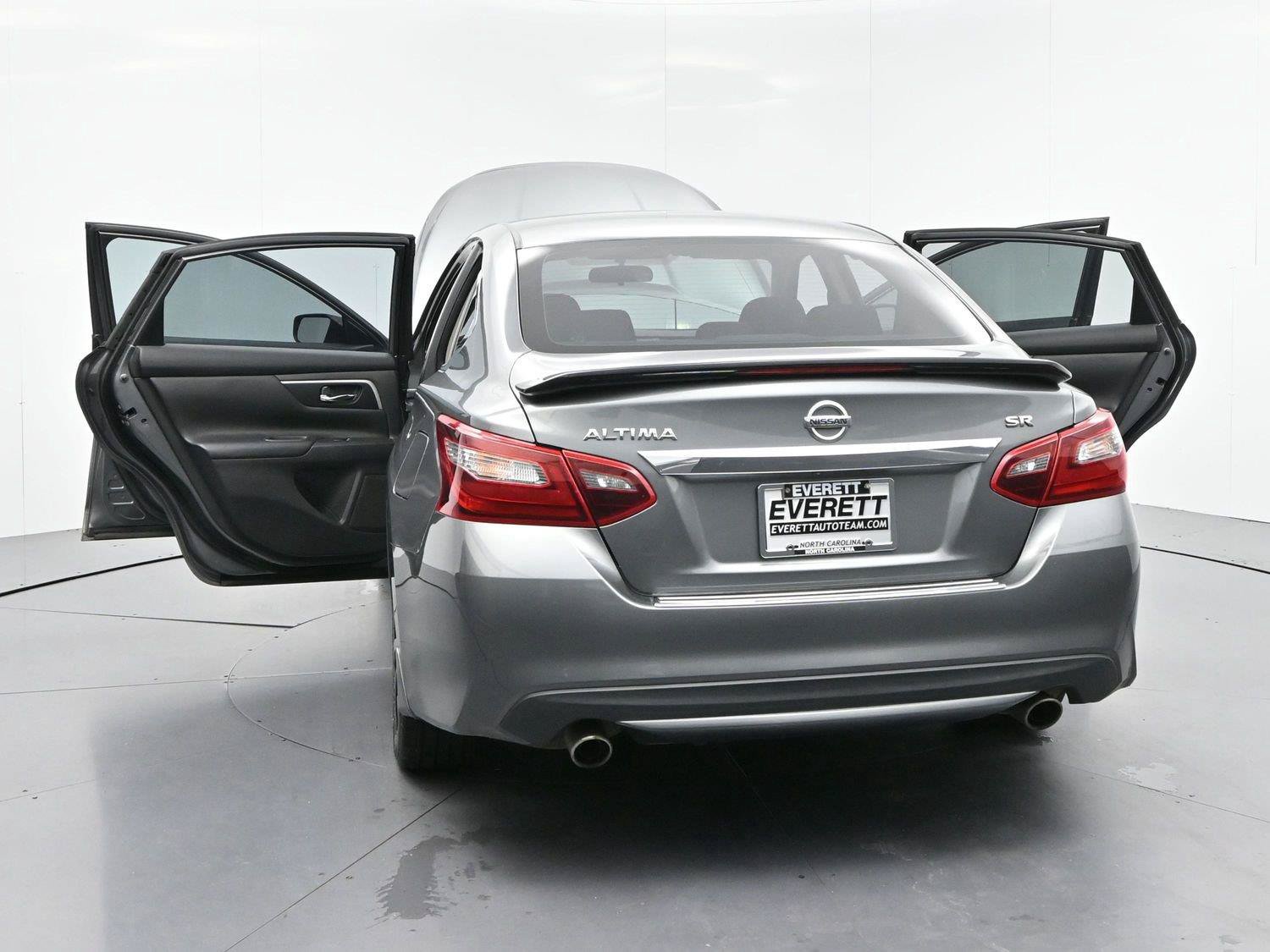 Used 2017 Nissan Altima 2.5 SR w/ Midnight Edition Package FWD image 39