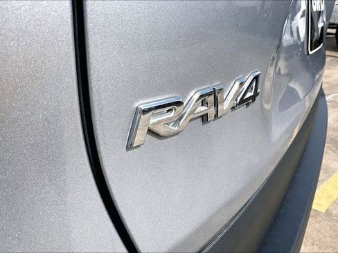 Certified 2025 Toyota RAV4 XLE w/ Convenience Package FWD image 31