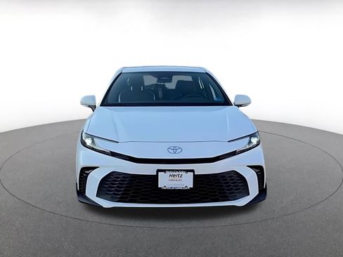 Used 2025 Toyota Camry SE image 4