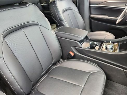 New 2026 Jeep Grand Cherokee L Limited image 9