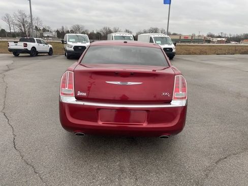 Used 2014 Chrysler 300 C image 8