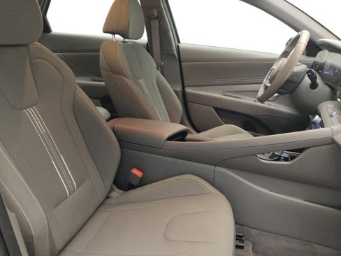 Used 2023 Hyundai Elantra SEL w/ Convenience Package FWD image 21