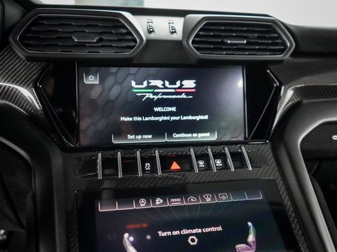 Used 2023 Lamborghini Urus Performante AWD/4WD image 24