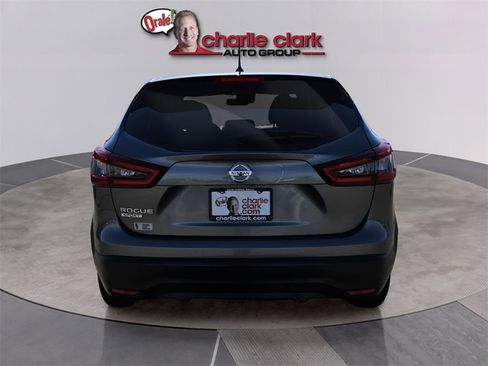 Used 2020 Nissan Rogue Sport S image 5