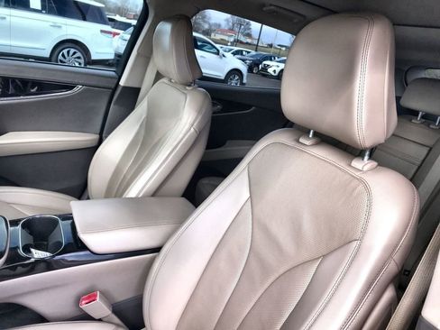 Used 2022 Lincoln Nautilus Reserve w/ Equipment Group 201A image 11