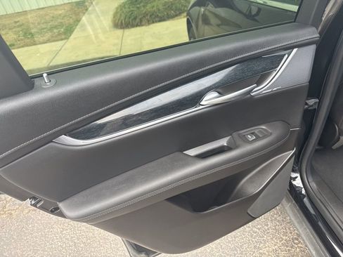 Certified 2024 Cadillac XT5 Premium Luxury image 12