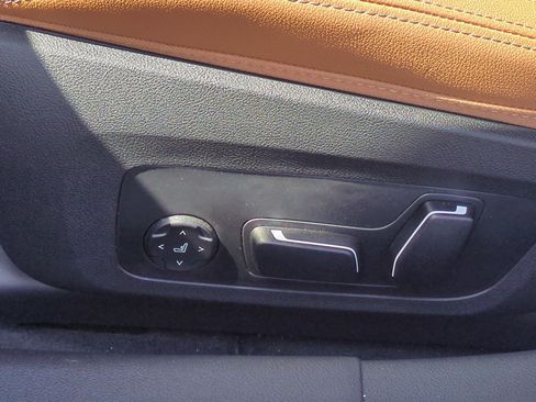 Used 2025 BMW i4 xDrive40i AWD/4WD image 17