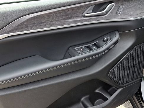 Used 2023 Jeep Grand Cherokee Limited AWD/4WD image 12