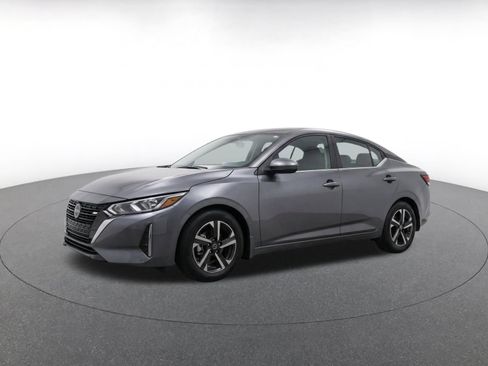 Used 2025 Nissan Sentra SV FWD image 3